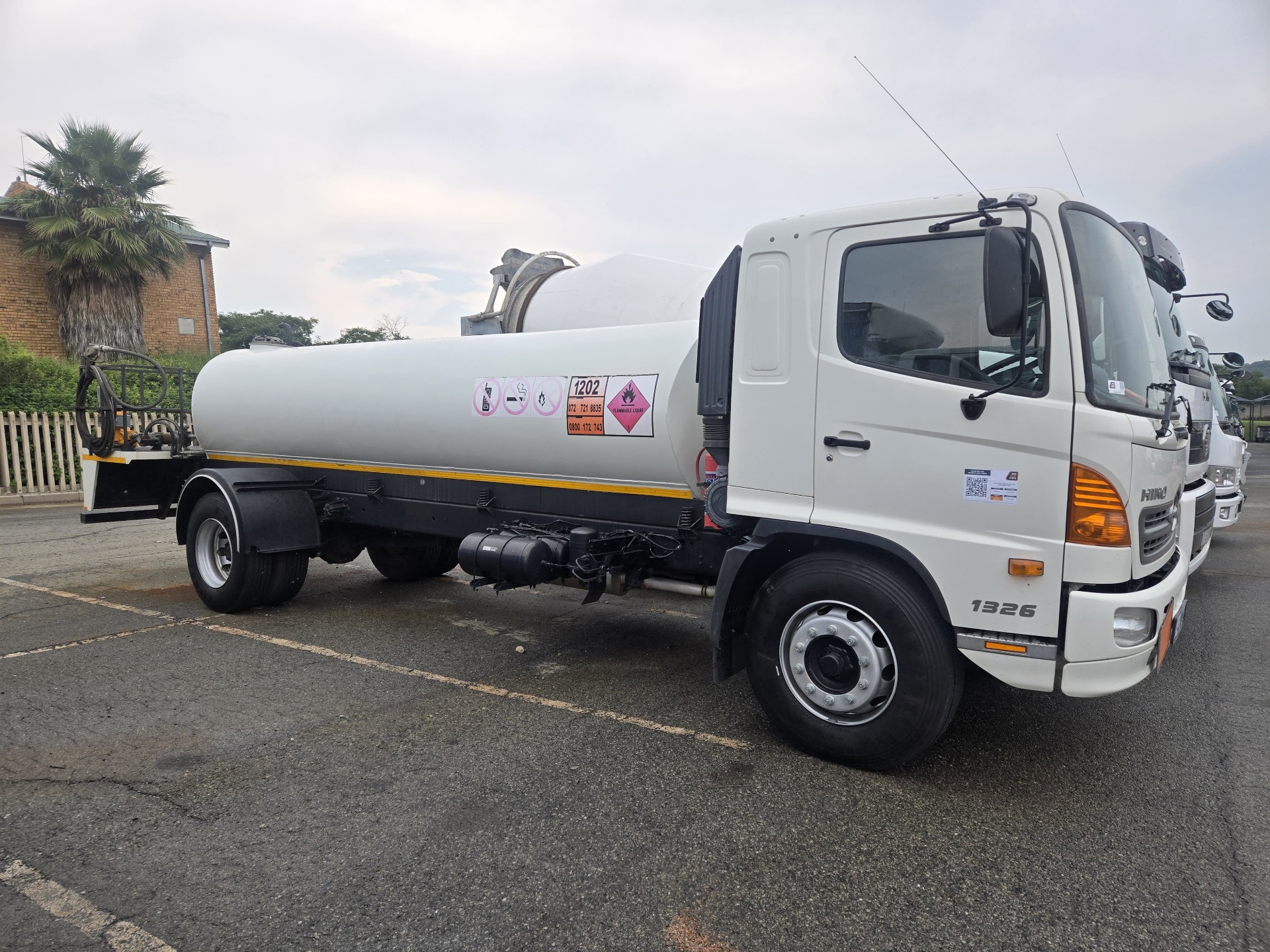 Hino 1326 fuel tanker truck sourced for export